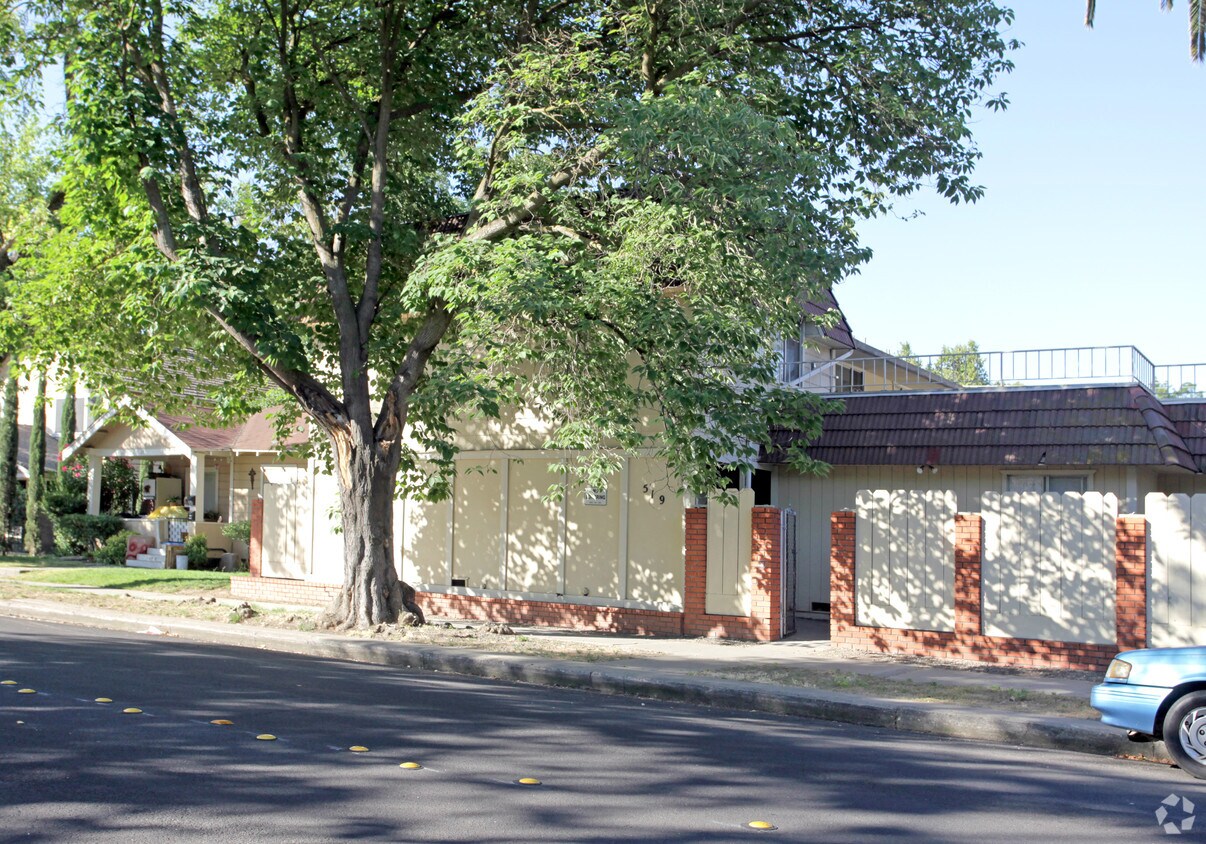 Primary Photo - 519 14th St