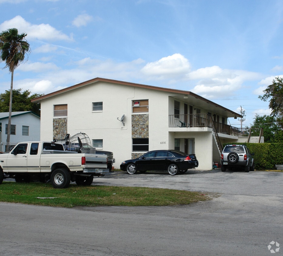Foto del edificio - 6591 SW 46th St