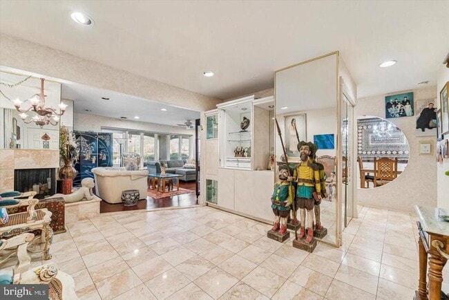 Building Photo - 301 Browning Ln