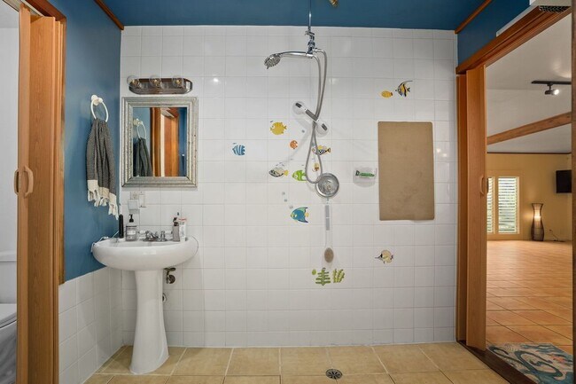 Foto del edificio - 6240 Olohena Road, Unit 1