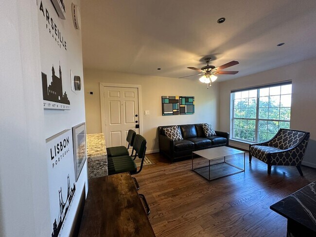 Foto del edificio - 18333 Roehampton Dr
