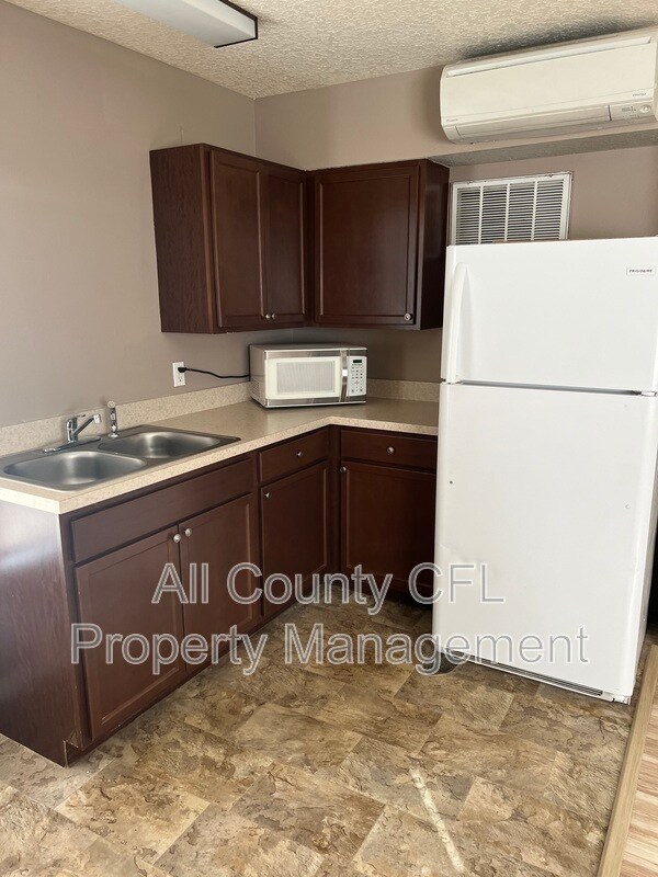 Foto del edificio - 2633 Fan Palm Dr