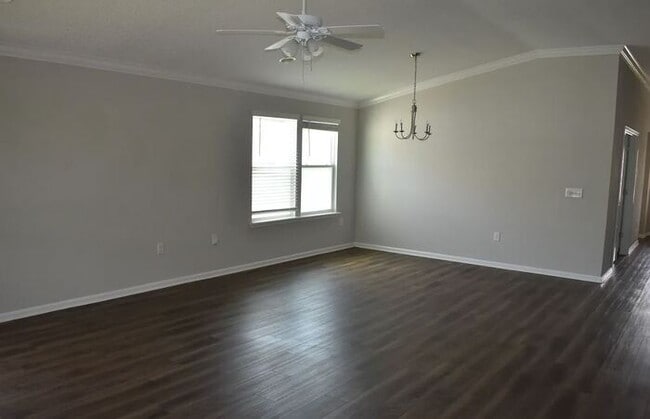 Building Photo - Beautiful 3BR 2BA Home w/ Stainless Kitchen • Fenced Yard in San Salito!