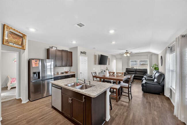 Foto del edificio - 7918 Globe Thistle Ln