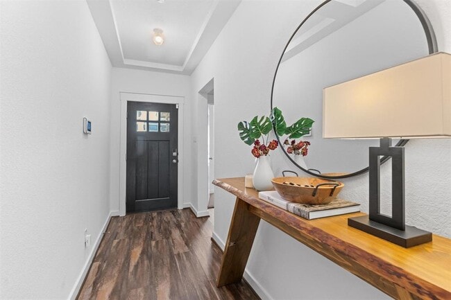 Foto del edificio - 522 Hendelson Ln