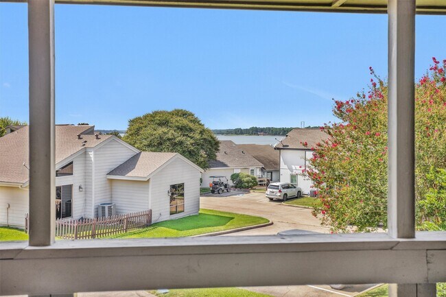 Foto del edificio - 36 April Point Dr N