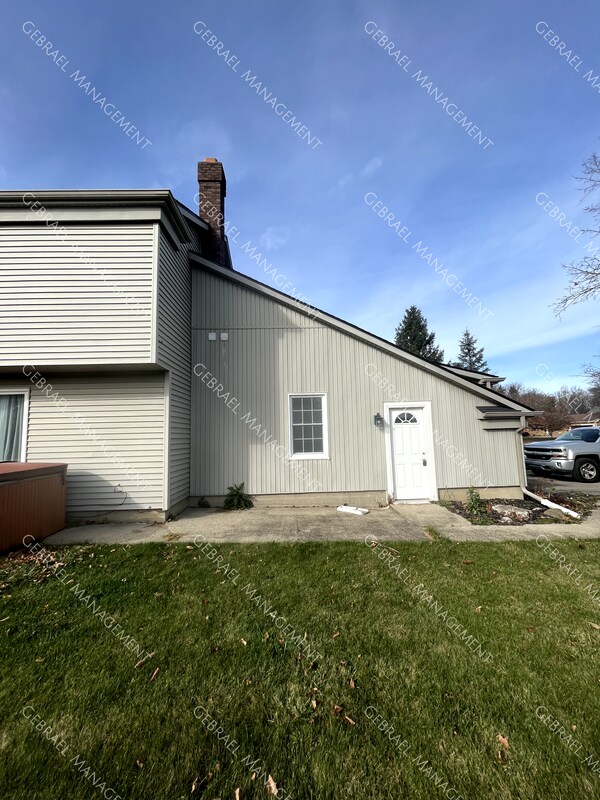 Foto del edificio - 9302 Claridge Dr