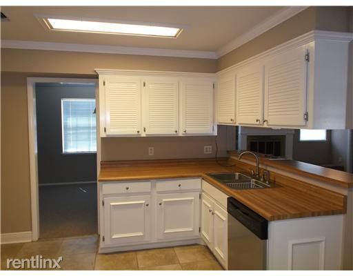 Building Photo - 4 br, 2.5 bath House - 2401 Palmer Dr