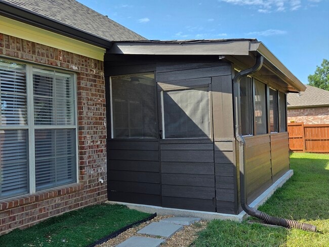 Building Photo - 462 Pinebrook Cir