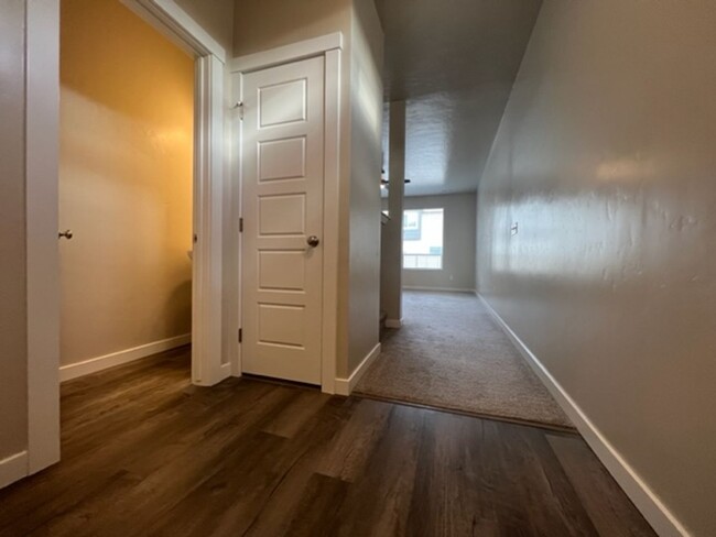 Foto del edificio - 128 N Sevenoaks Ave