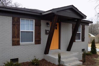 Building Photo - 1701 Parson St