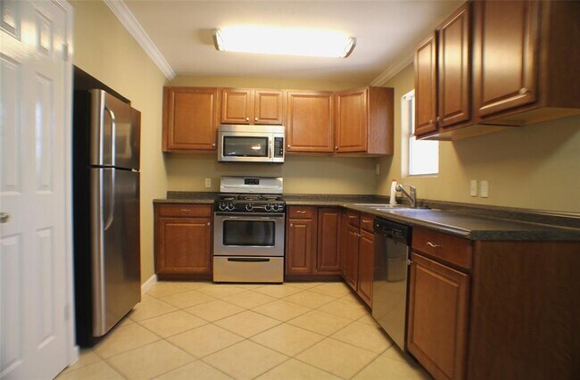 Building Photo - 6004 Idlewood Cove