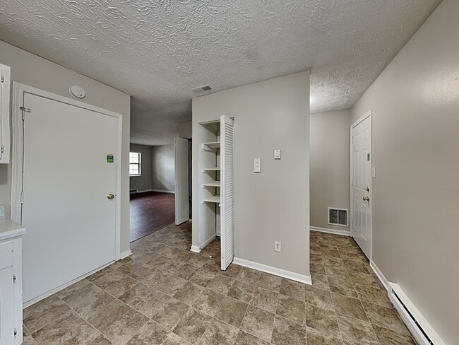 Building Photo - 3241 Remington Dr