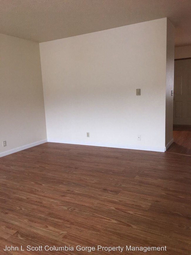 Foto del edificio - 705 Lyle Ave