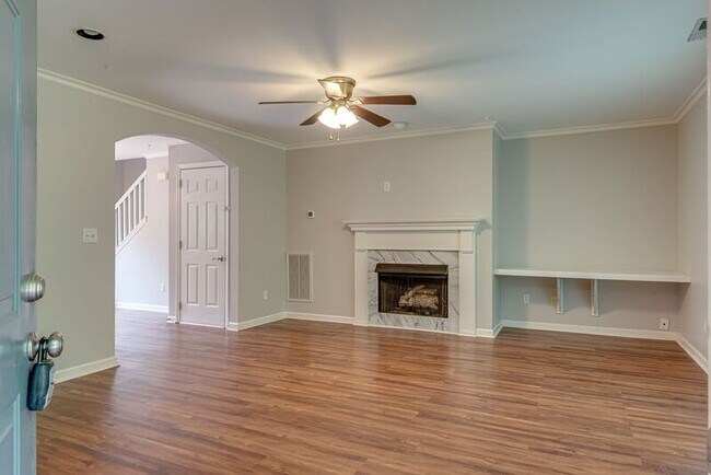 Building Photo - 423 Huntington Ridge Dr