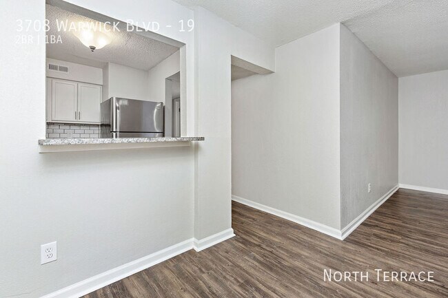 Foto del edificio - 3708 Warwick Blvd