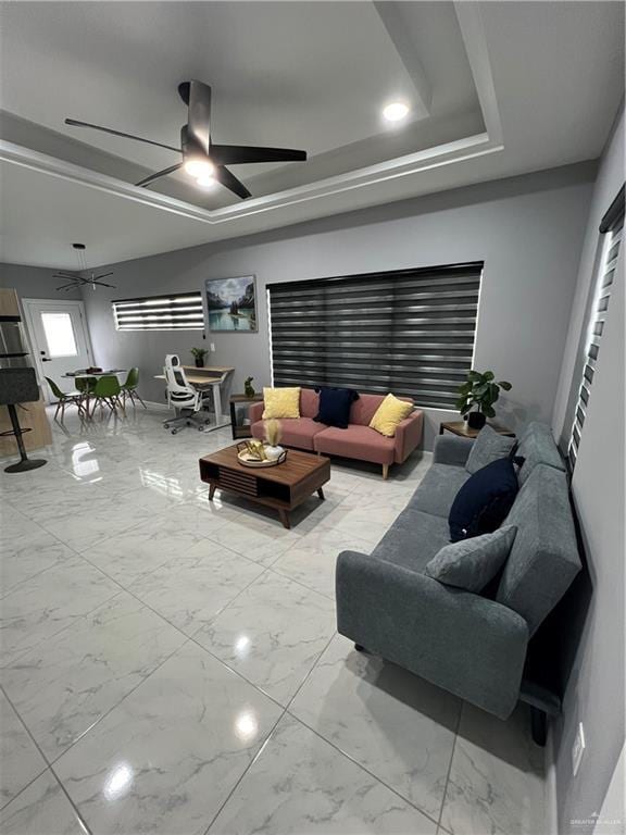 Building Photo - 15 E Iris Ave