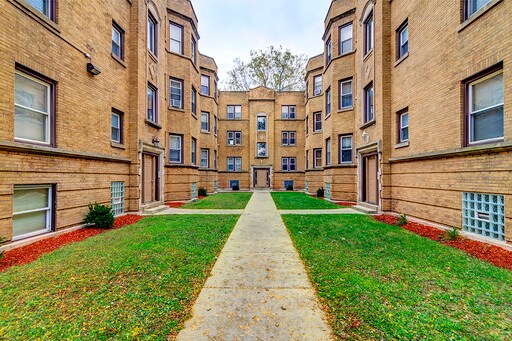 Foto principal - 7421 S Kimbark Ave