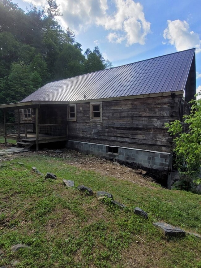Building Photo - 150 Joe English Rd
