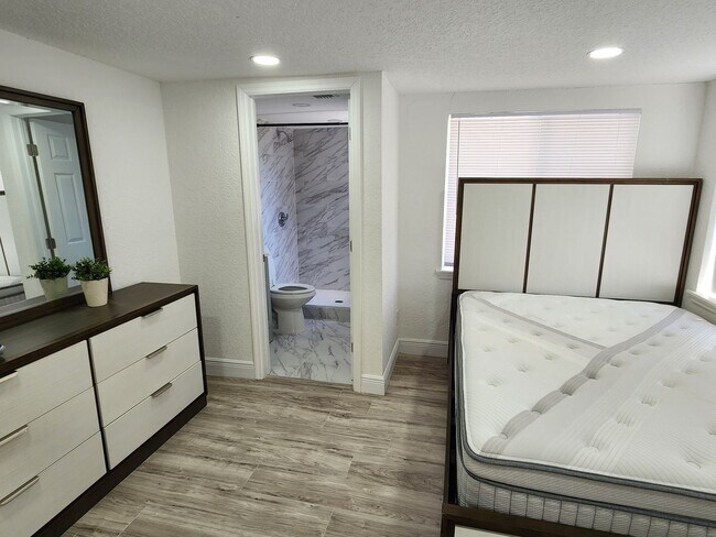 Foto del edificio - Fully updated 3-bedroom, 2-bath home