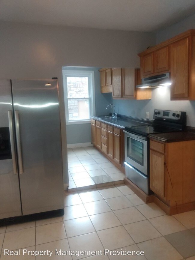 5 Merrit Pl, Attleboro, MA 02703 Apartment for Rent in Attleboro, MA