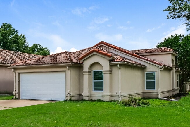 Building Photo - 1153 Charstone Dr