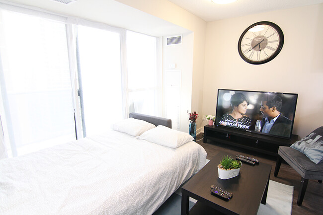 Photo du bâtiment - One Bedroom Apartment - Sherbourne