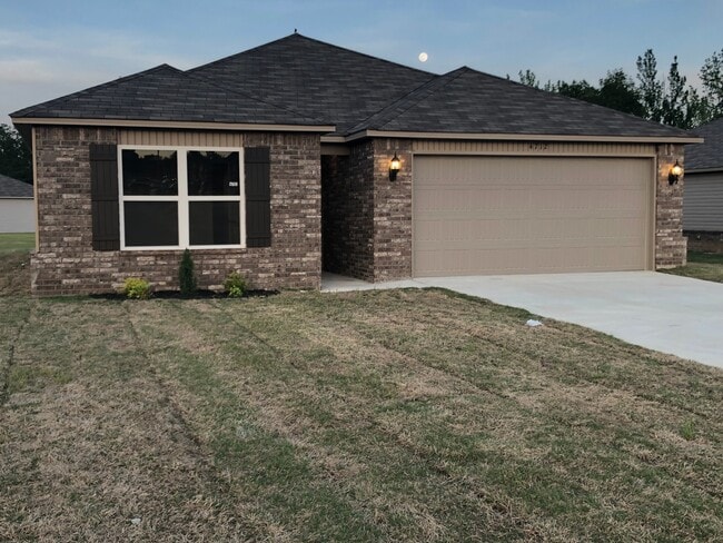 Building Photo - 4800 Bedrock Dr