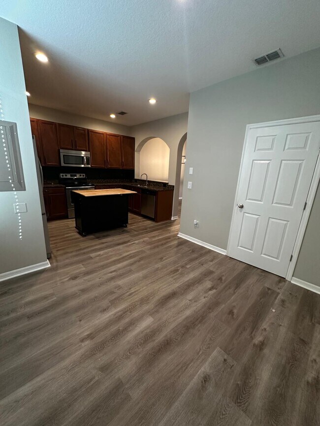 Foto del edificio - 14170 Oakham St