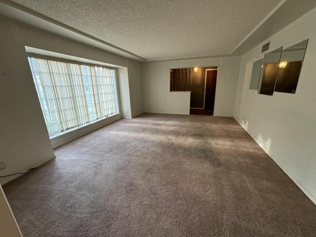 Building Photo - 816 Ridgecrest St
