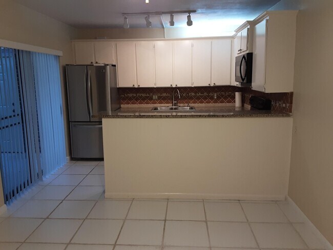 Foto del edificio - 221 2nd Terrace