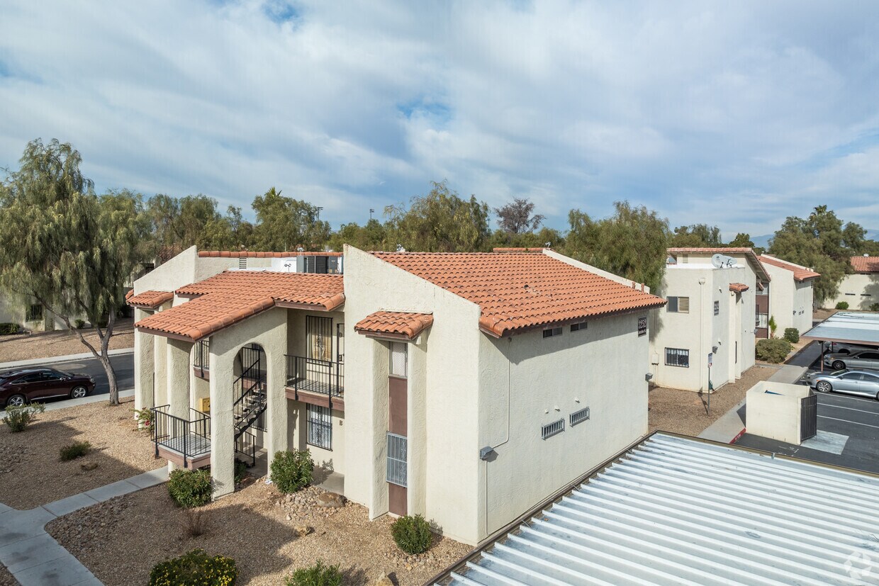 Foto principal - 3261 Jericho St