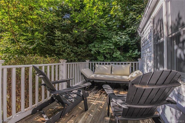 Building Photo - 72 Whippoorwill Rd
