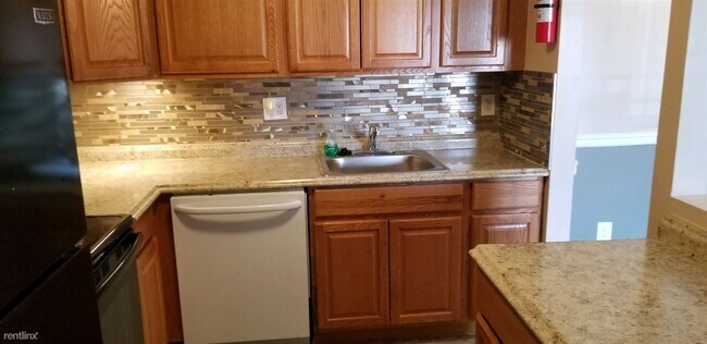 Building Photo - 2 br, 2 bath Condo - 10137 Prince Pl Apt 401B