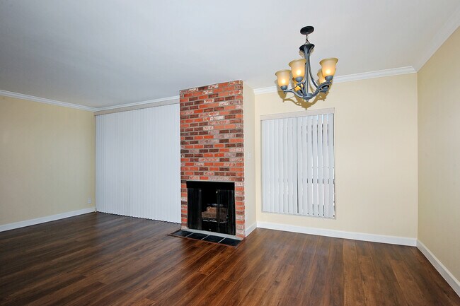 Building Photo - 1730 Camino Palmero St