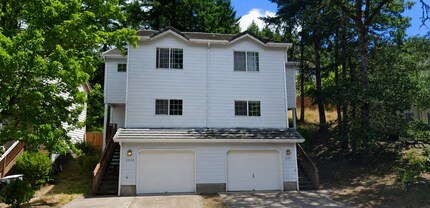 Building Photo - 2349-2355 NW Hummingbird Dr