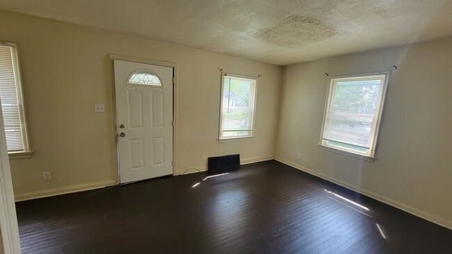 Foto del edificio - 808 Seward Ave