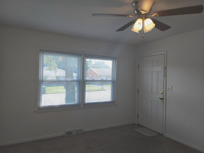 Building Photo - 679 Anniston Dr