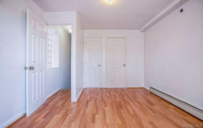 Foto del edificio - 132-73 Maple Ave