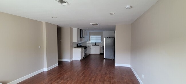 Building Photo - 6460 Mary Ellen Ave