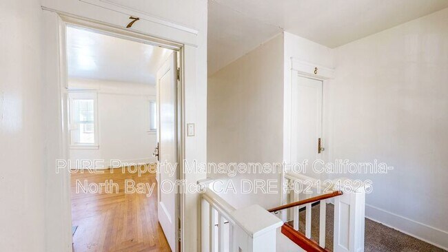 Building Photo - 422 Humboldt St