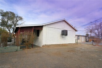 Building Photo - 2830 Cedar St