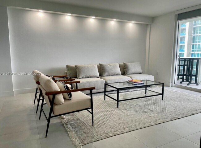 Foto del edificio - 10275 Collins Ave