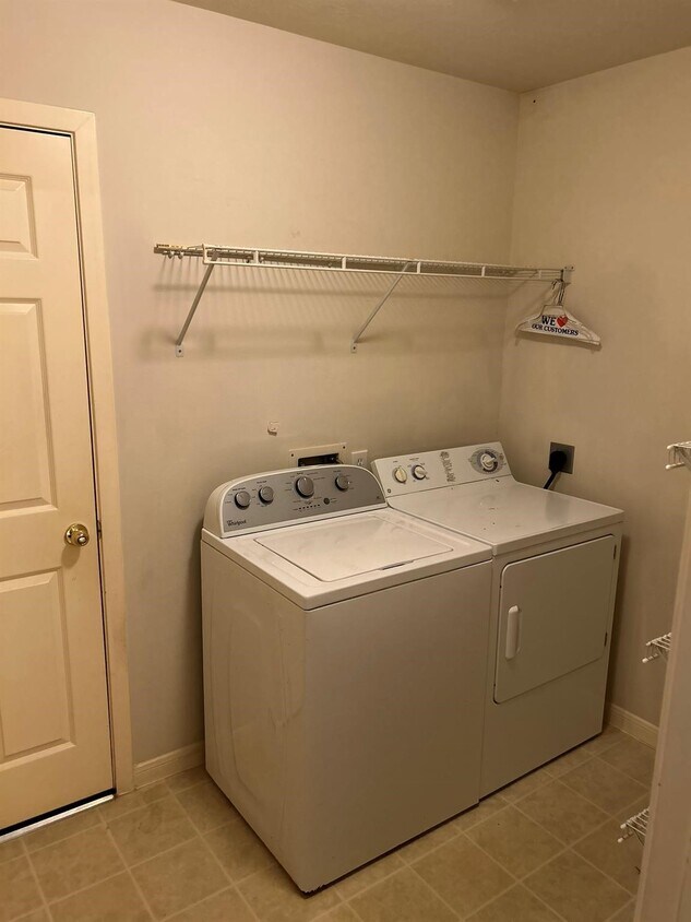 Foto del edificio - 6421 Austinville Dr