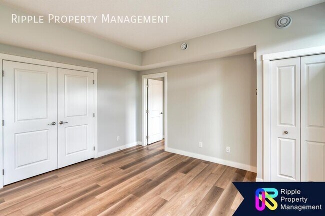 Photo du bâtiment - GORGEOUS 1 BED/ 1 BATH TOWNHOUSE IN THE COMMUNITY OF SETON