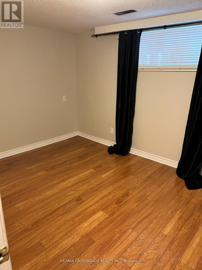 Photo du bâtiment - 466 Brimley Rd