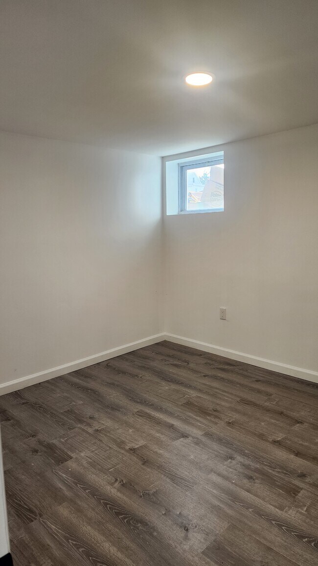 Building Photo - 27 Van Riper Ave