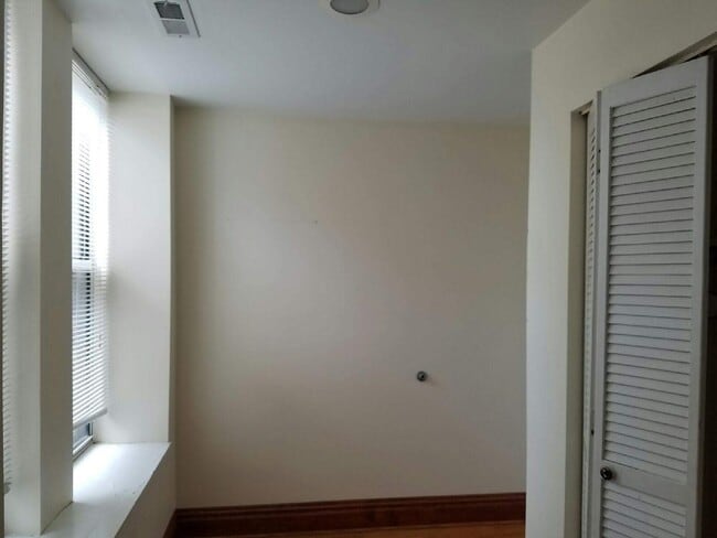 Foto del edificio - 5795 Pershing Ave