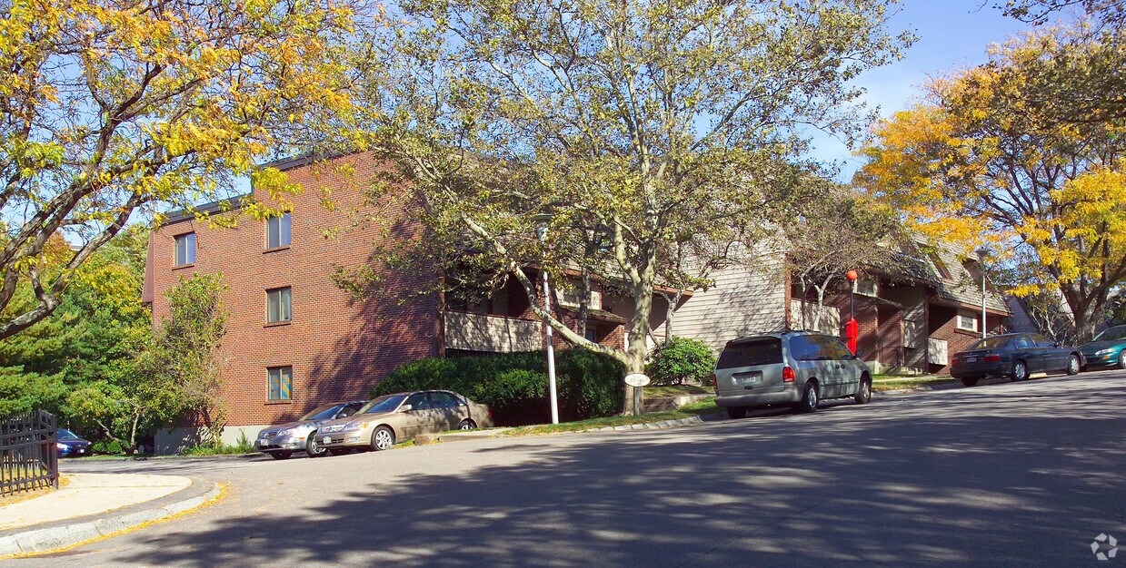 Presidential Estates Rentals Quincy, MA