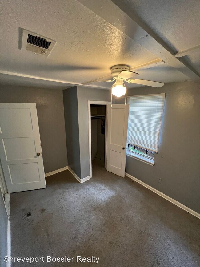 Foto del edificio - 3 br, 2 bath House - 235 E. 74th St.